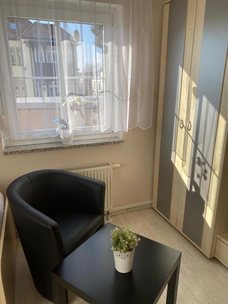 Apartments Und Zimmer Gaestehaus Matthias Dresden Ngoại thất bức ảnh