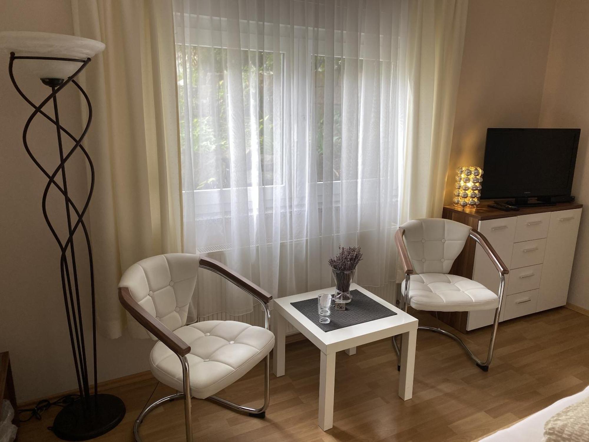 Apartments Und Zimmer Gaestehaus Matthias Dresden Ngoại thất bức ảnh