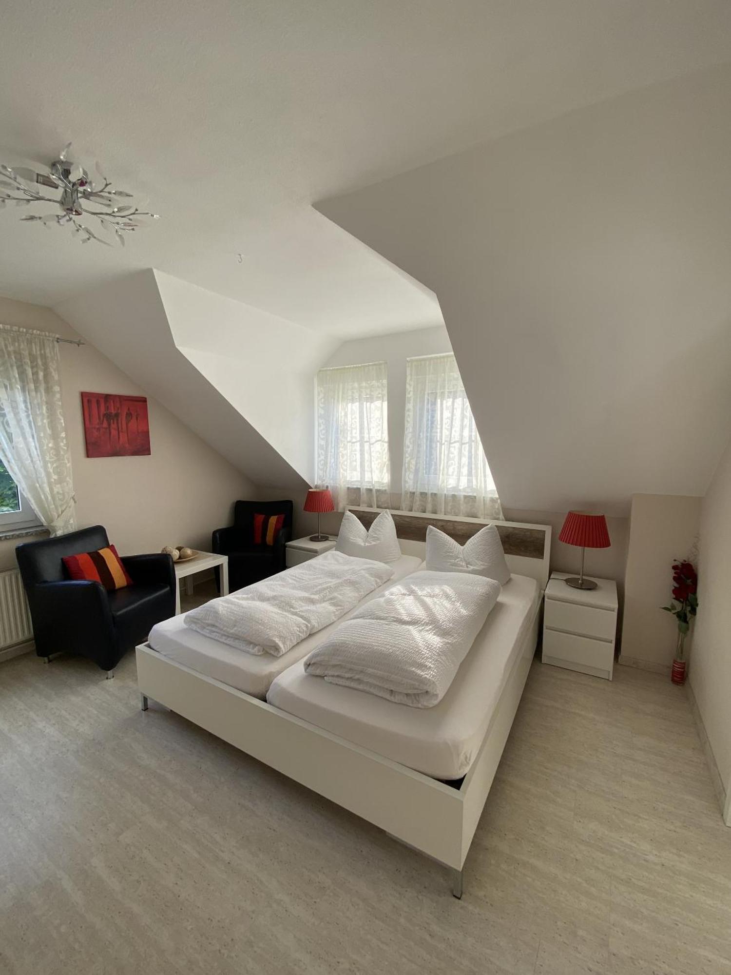 Apartments Und Zimmer Gaestehaus Matthias Dresden Ngoại thất bức ảnh
